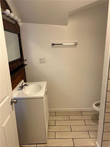 4129 College Avenue, Kansas City, MO 64130