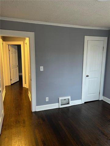 4129 College Avenue, Kansas City, MO 64130