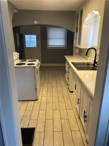 4129 College Avenue, Kansas City, MO 64130