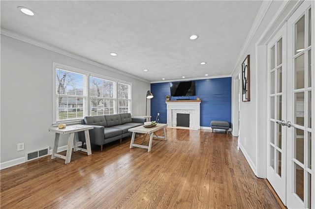 5645 Russell Street, Mission, KS 66202