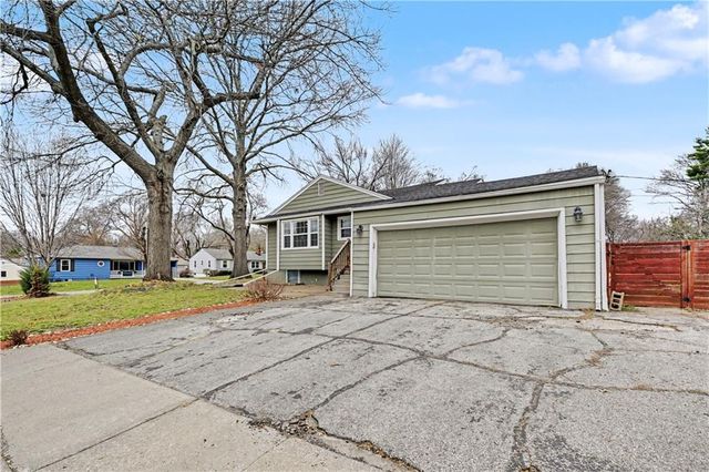 5645 Russell Street, Mission, KS 66202