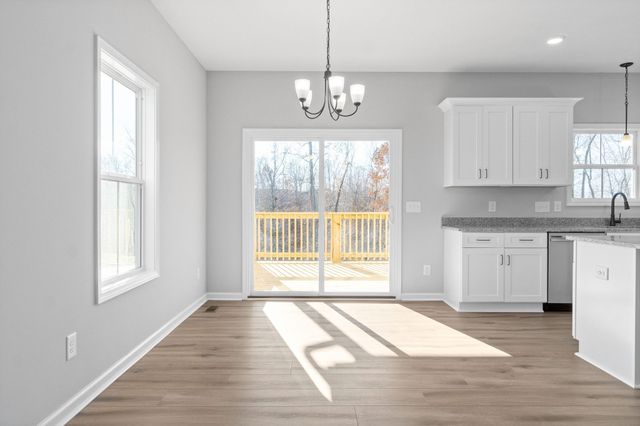 1042 Winesap Rd, Clarksville, TN 37040