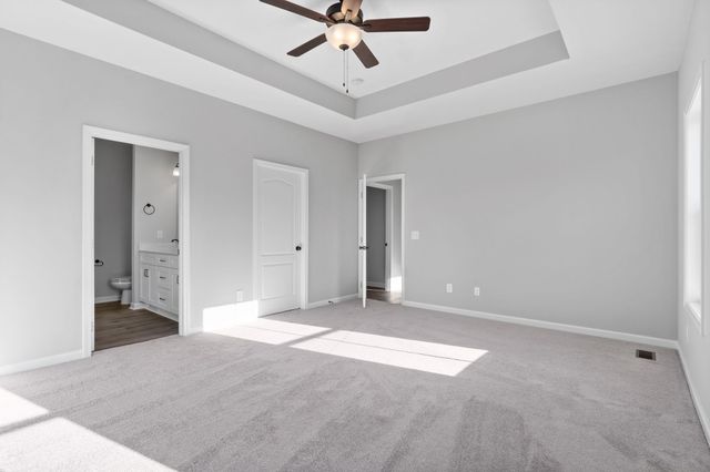 1042 Winesap Rd, Clarksville, TN 37040