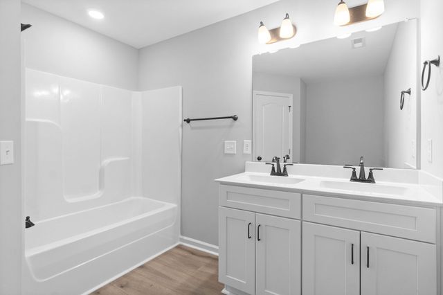 1042 Winesap Rd, Clarksville, TN 37040