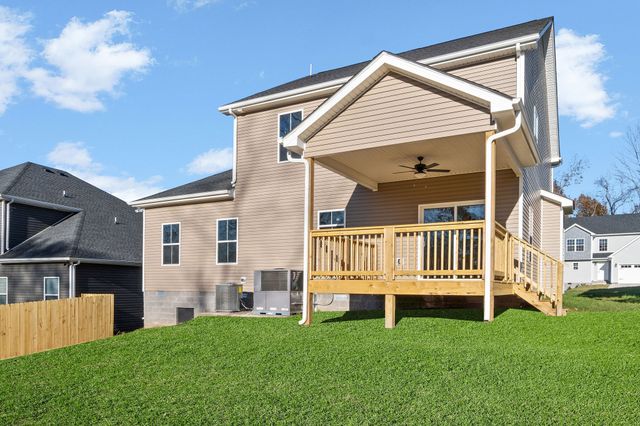 1042 Winesap Rd, Clarksville, TN 37040