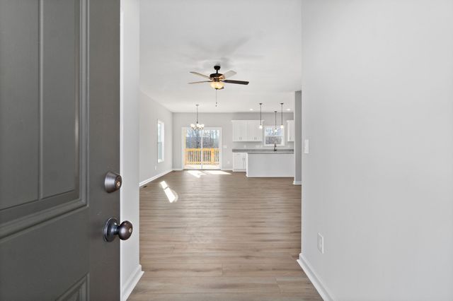 1042 Winesap Rd, Clarksville, TN 37040