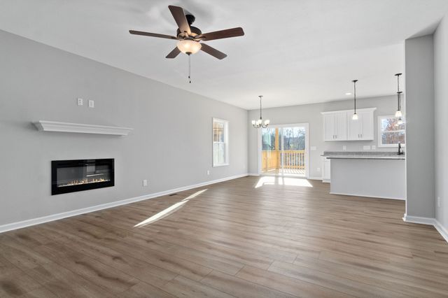 1042 Winesap Rd, Clarksville, TN 37040