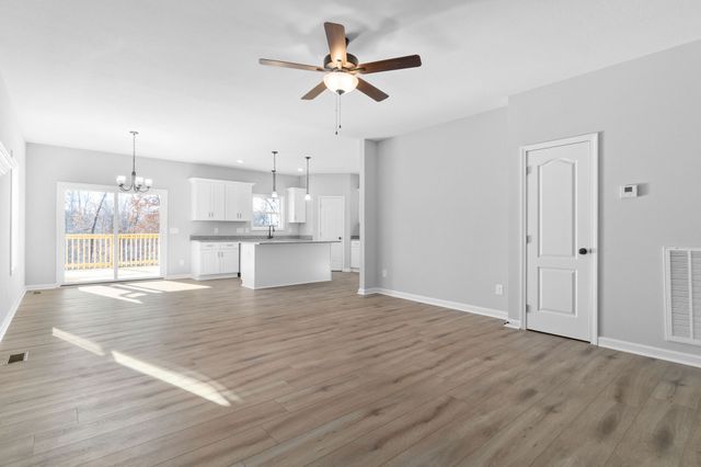 1042 Winesap Rd, Clarksville, TN 37040