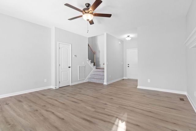 1042 Winesap Rd, Clarksville, TN 37040