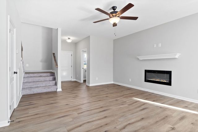 1042 Winesap Rd, Clarksville, TN 37040