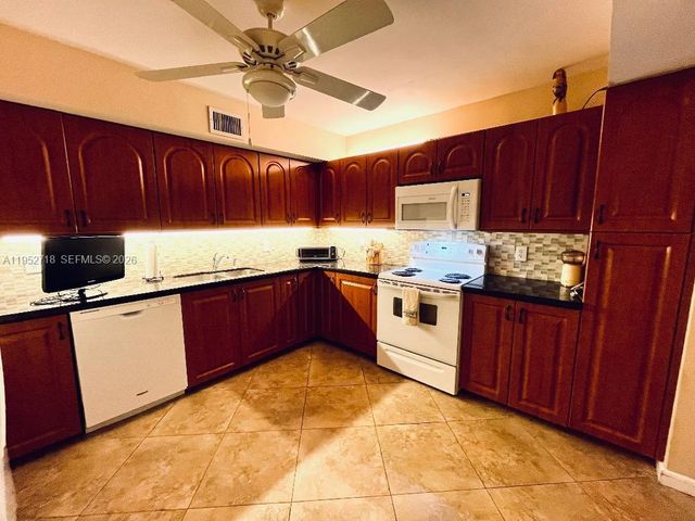2806 N 46th Ave D537, Hollywood, FL 33021