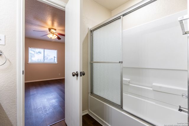 6058 Kensinger, Converse, TX 78109