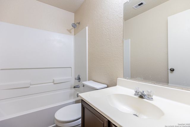 6058 Kensinger, Converse, TX 78109