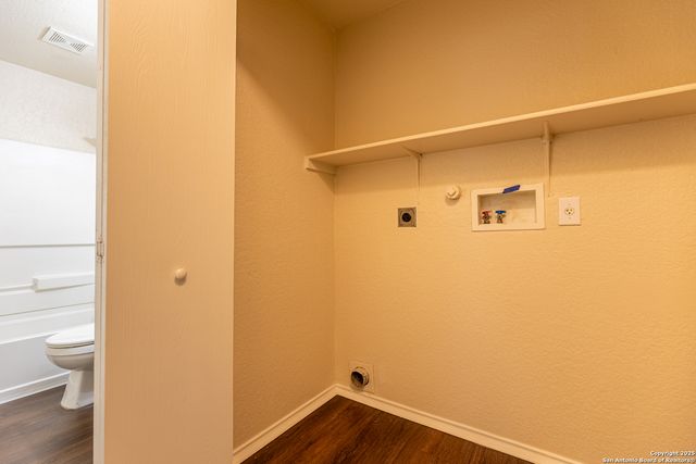 6058 Kensinger, Converse, TX 78109