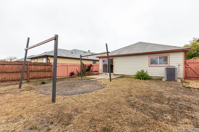 6058 Kensinger, Converse, TX 78109