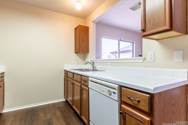 6058 Kensinger, Converse, TX 78109