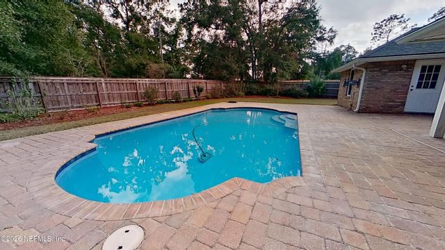 998 ROCK BAY Drive, Jacksonville, FL 32218