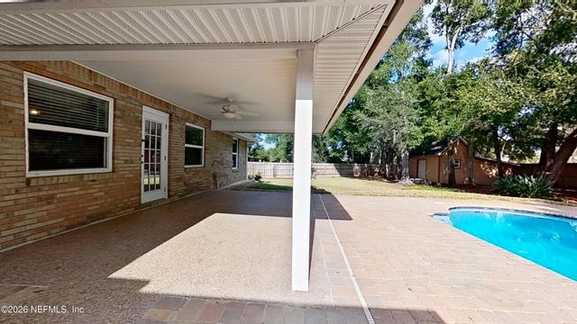 998 ROCK BAY Drive, Jacksonville, FL 32218