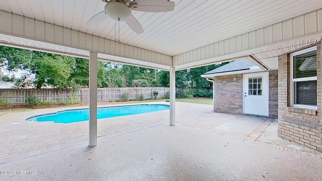 998 ROCK BAY Drive, Jacksonville, FL 32218