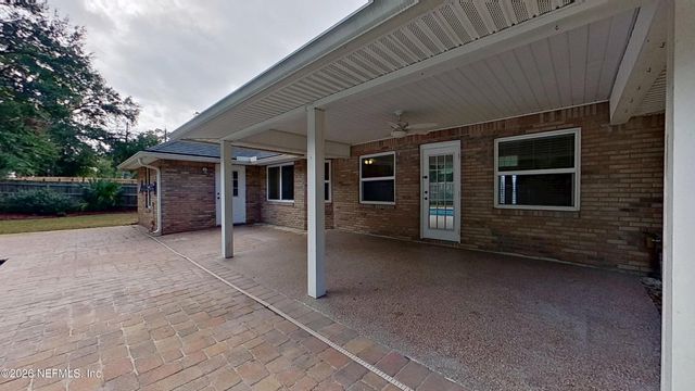 998 ROCK BAY Drive, Jacksonville, FL 32218