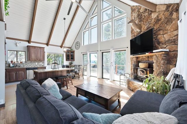 6202 Green Ridge Dr, Foresthill, CA 95631