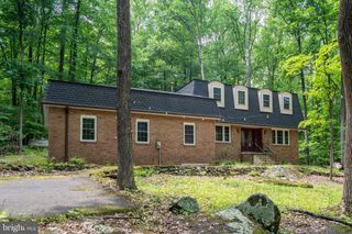284 WHITES MILL RD, Green Lane, PA 18054