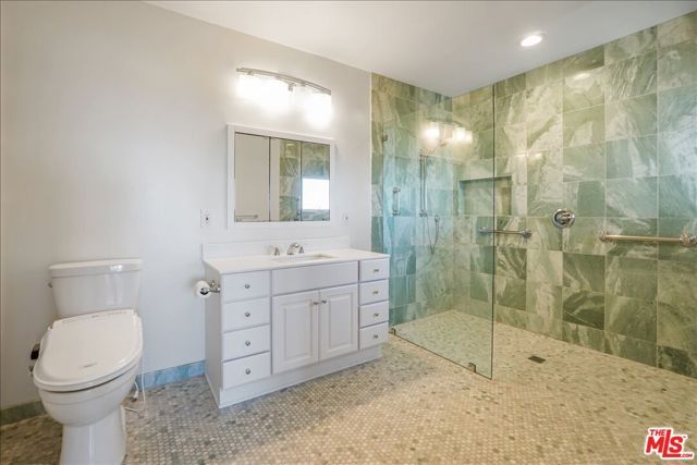 321 N Las Casas Avenue, Pacific Palisades (los Angeles), CA 90272