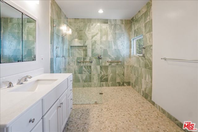 321 N Las Casas Avenue, Pacific Palisades (los Angeles), CA 90272