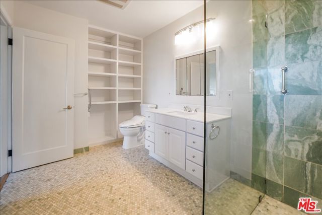 321 N Las Casas Avenue, Pacific Palisades (los Angeles), CA 90272