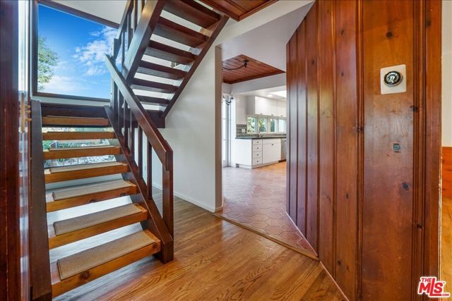 321 N Las Casas Avenue, Pacific Palisades (los Angeles), CA 90272