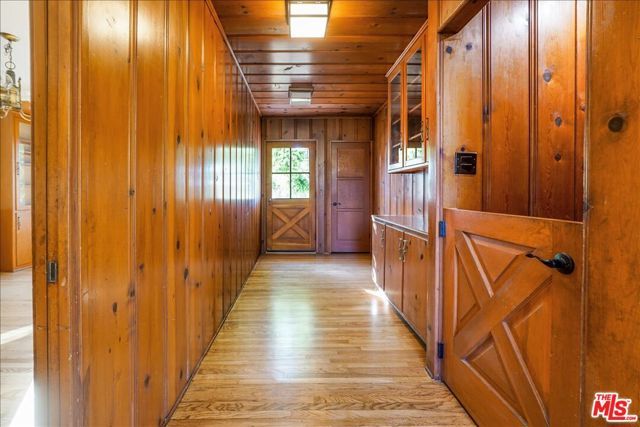 321 N Las Casas Avenue, Pacific Palisades (los Angeles), CA 90272