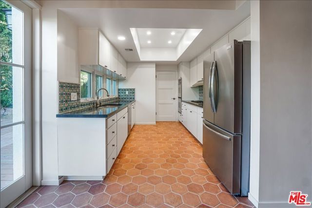 321 N Las Casas Avenue, Pacific Palisades (los Angeles), CA 90272