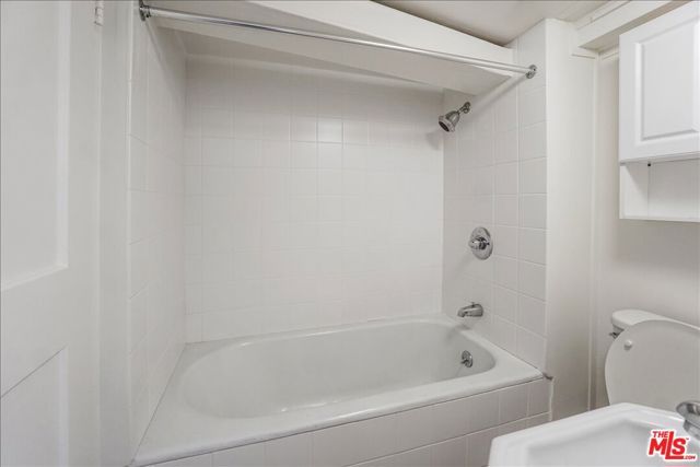 321 N Las Casas Avenue, Pacific Palisades (los Angeles), CA 90272