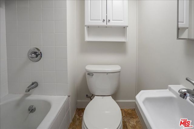 321 N Las Casas Avenue, Pacific Palisades (los Angeles), CA 90272