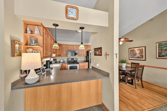 17600 W Lincoln AVENUE, New Berlin, WI 53146