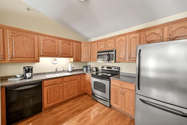 17600 W Lincoln AVENUE, New Berlin, WI 53146