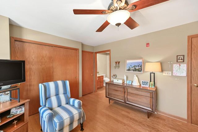 17600 W Lincoln AVENUE, New Berlin, WI 53146