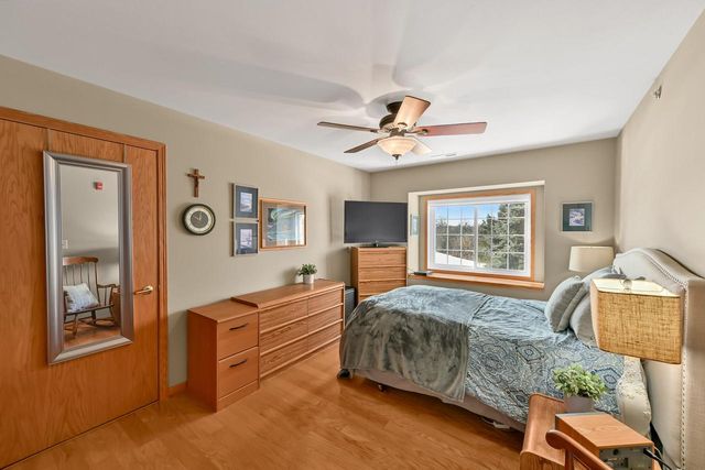 17600 W Lincoln AVENUE, New Berlin, WI 53146