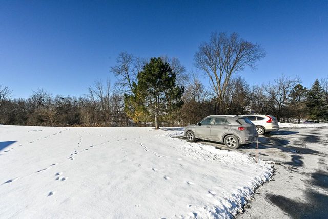 17600 W Lincoln AVENUE, New Berlin, WI 53146