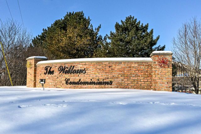 17600 W Lincoln AVENUE, New Berlin, WI 53146