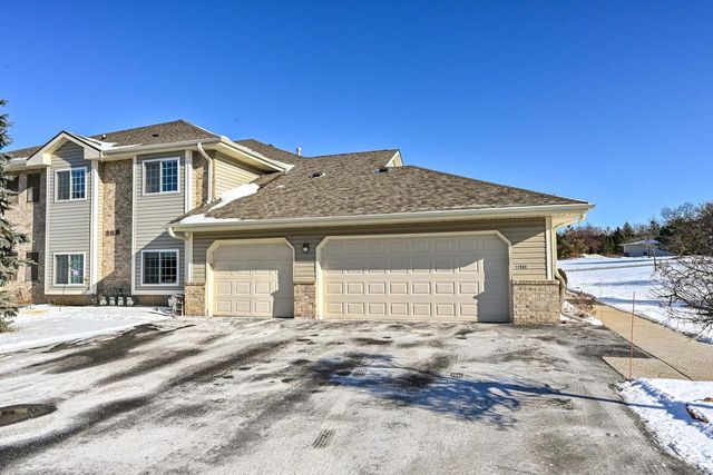 17600 W Lincoln AVENUE, New Berlin, WI 53146