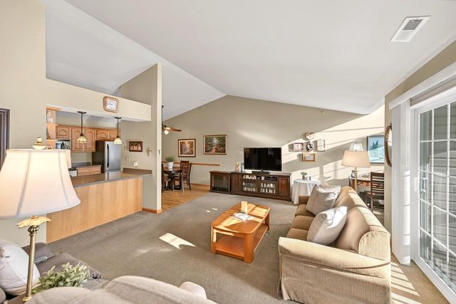 17600 W Lincoln AVENUE, New Berlin, WI 53146