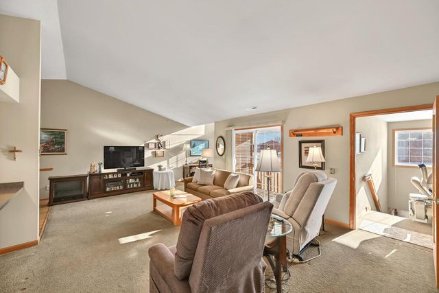 17600 W Lincoln AVENUE, New Berlin, WI 53146