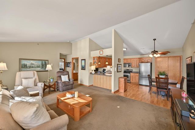 17600 W Lincoln AVENUE, New Berlin, WI 53146