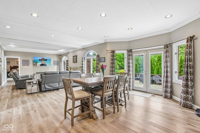 152 Derbyshire Drive, Indianapolis, IN 46229