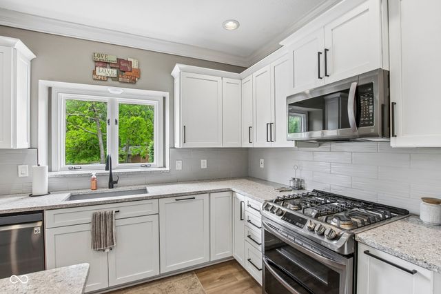 152 Derbyshire Drive, Indianapolis, IN 46229