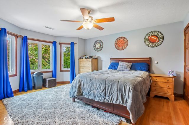 152 Derbyshire Drive, Indianapolis, IN 46229