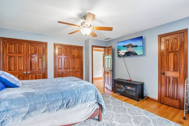 152 Derbyshire Drive, Indianapolis, IN 46229