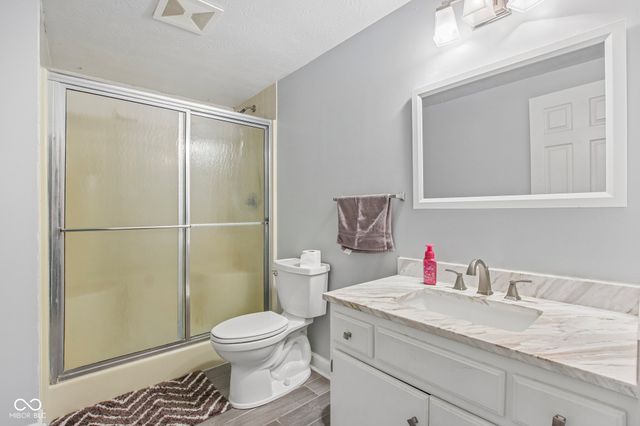 152 Derbyshire Drive, Indianapolis, IN 46229