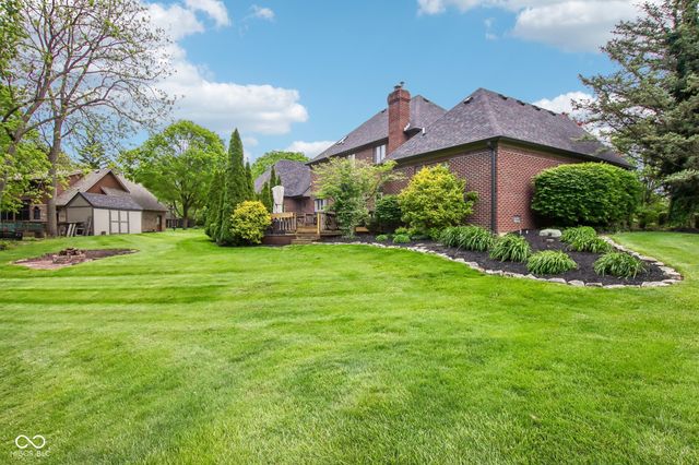 152 Derbyshire Drive, Indianapolis, IN 46229